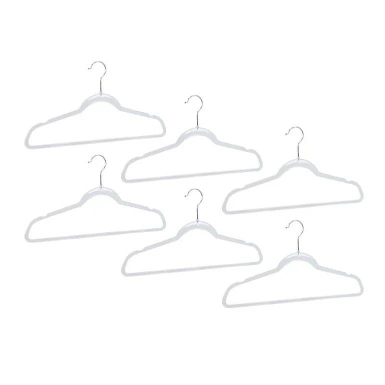 Cintres en plastique transparent